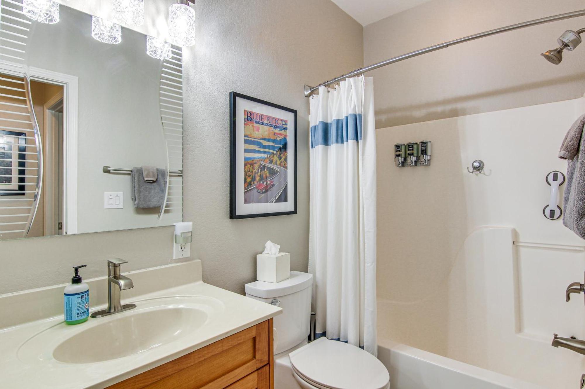 Lake Lure Condo With Resort Pool And Beach Access! Екстериор снимка